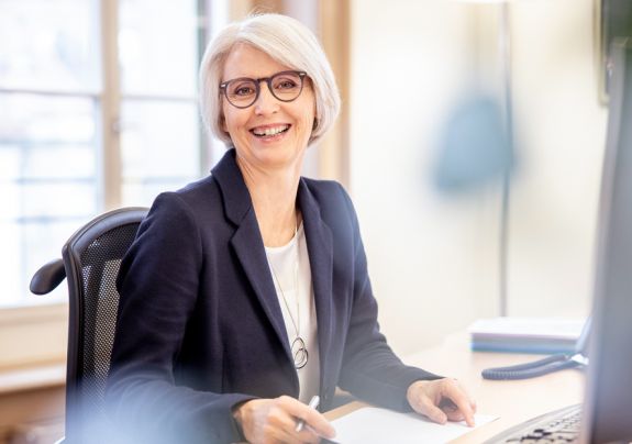 Familienglück? Unbezahlbar. Mit der richtigen Finanz­strategie bekommt das Glück aber ein bezahlbares Zuhause.